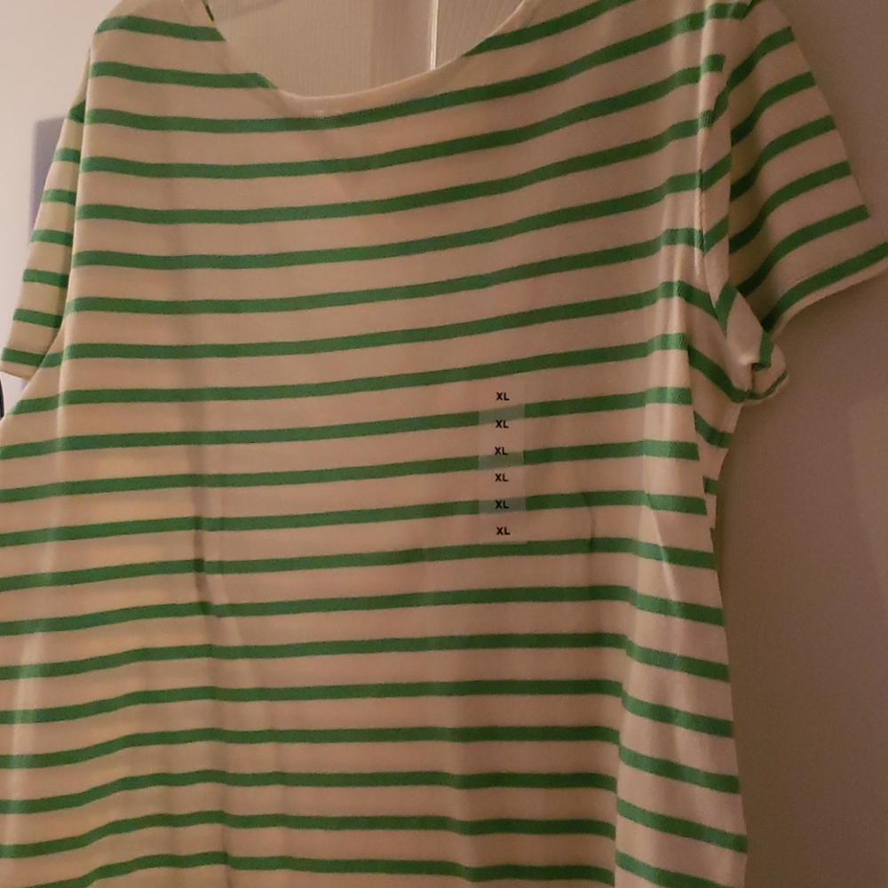 Short sleeve top